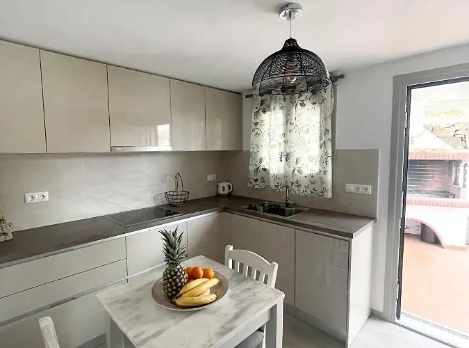 Egea House 度假居 *