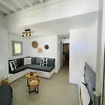 Egea House * ستيليدا