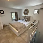 Egea House * ستيليدا