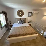 Egea House ستيليدا